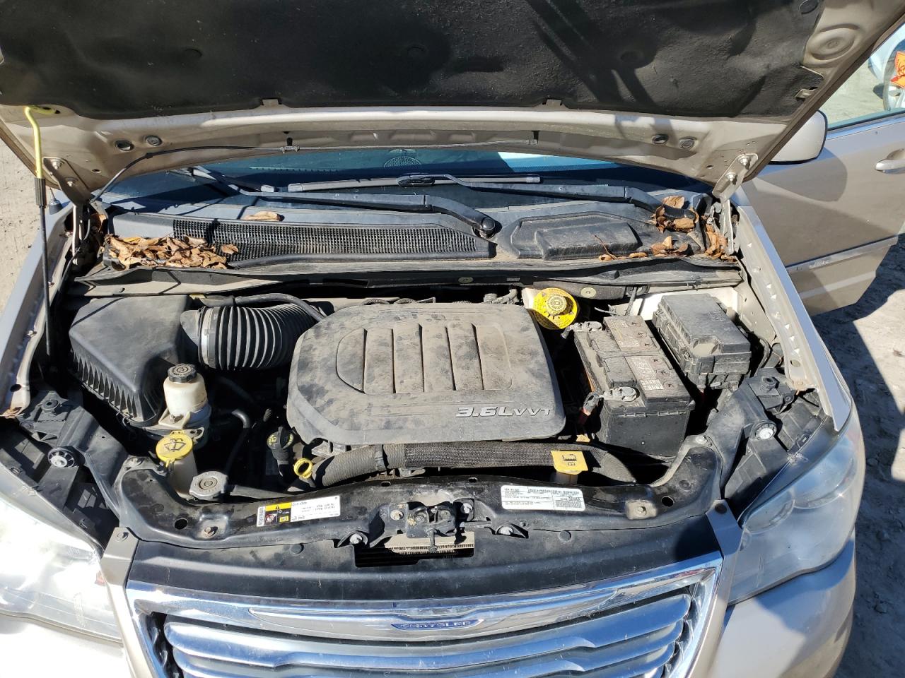 CHRYSLER TOWN & COUNTRY TOURING