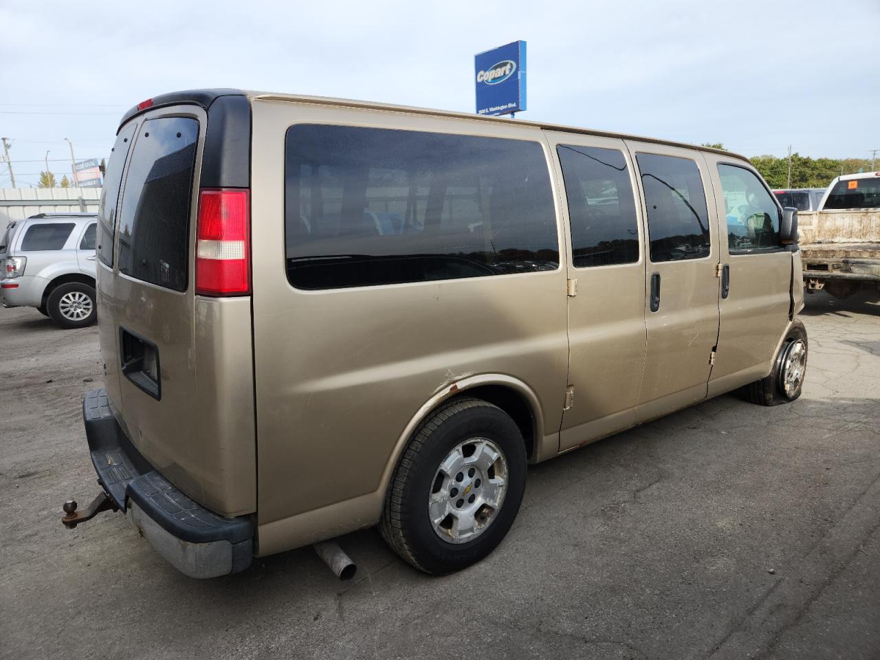 CHEVROLET EXPRESS LT
