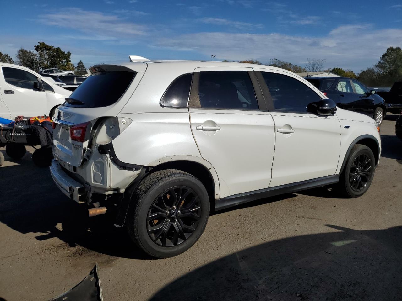 MITSUBISHI OUTLANDER ES