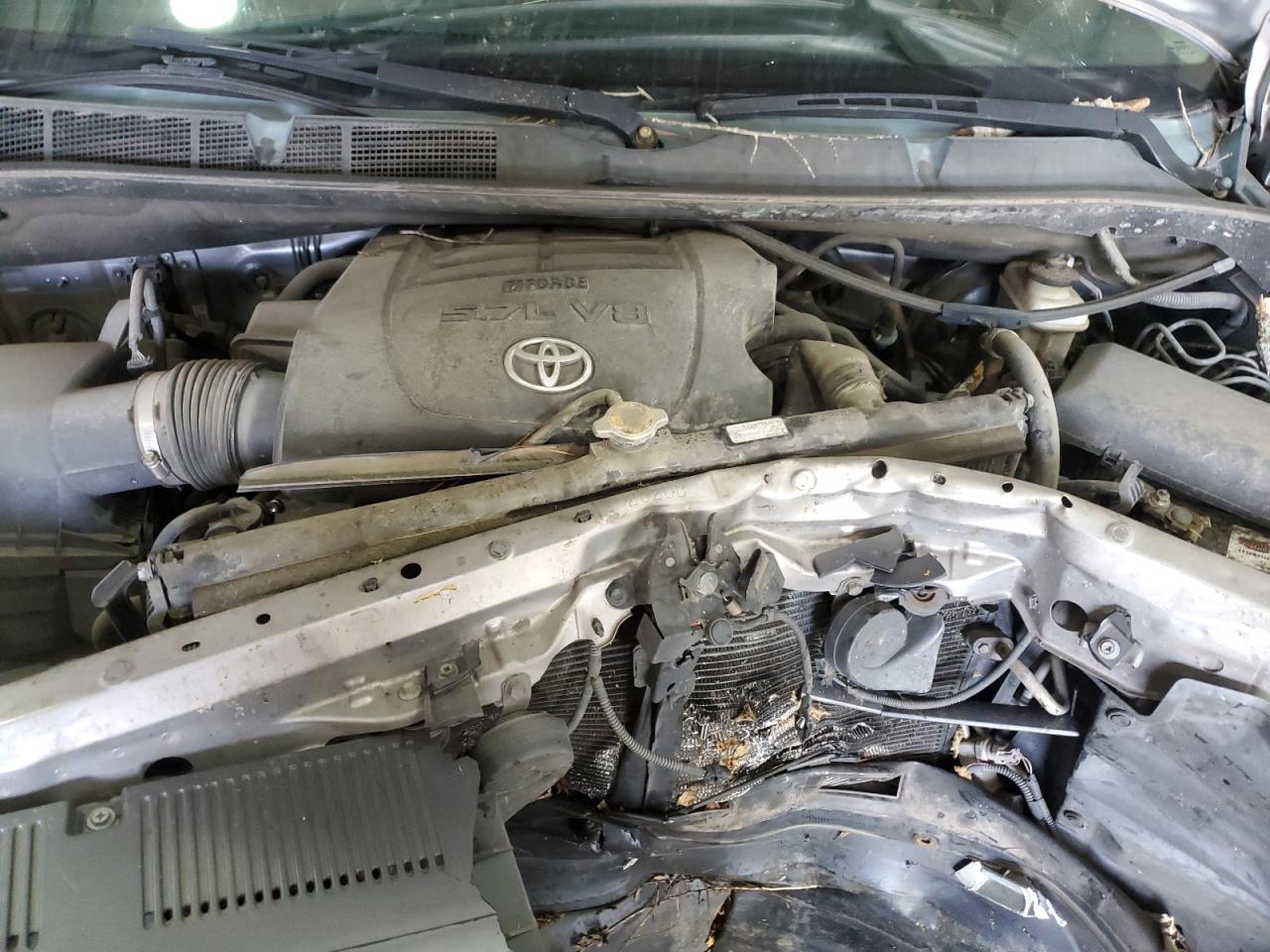 TOYOTA TUNDRA CREWMAX SR5