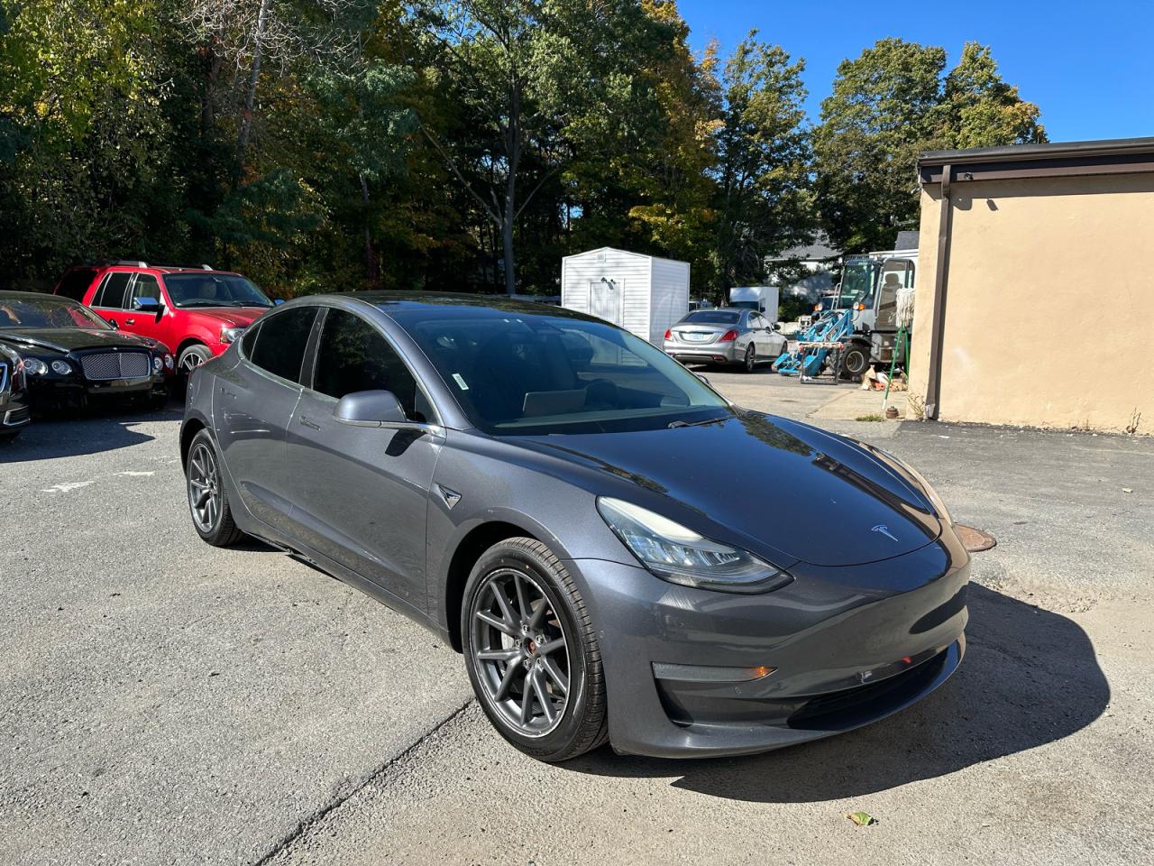 TESLA MODEL 3