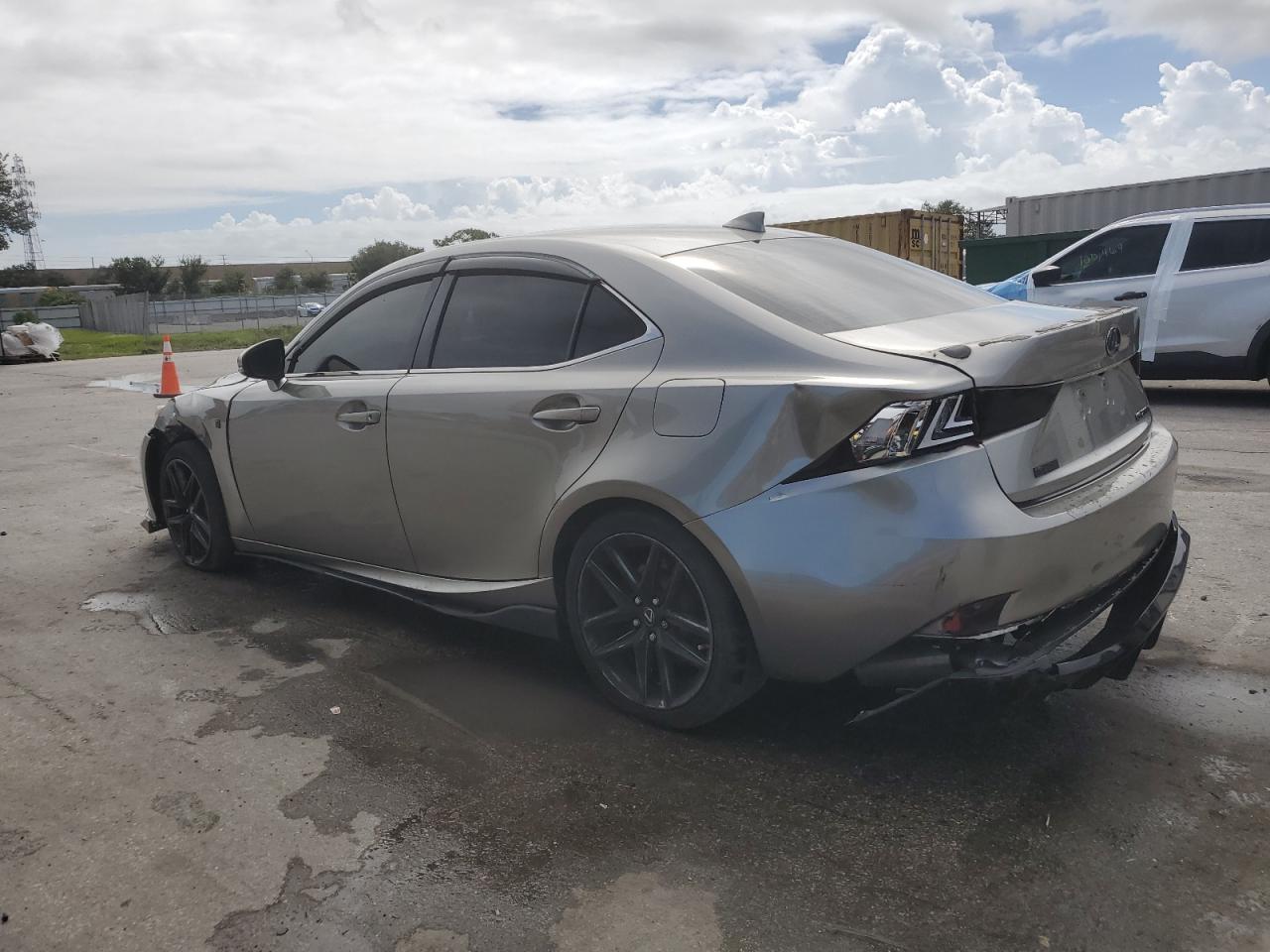 LEXUS IS 200T