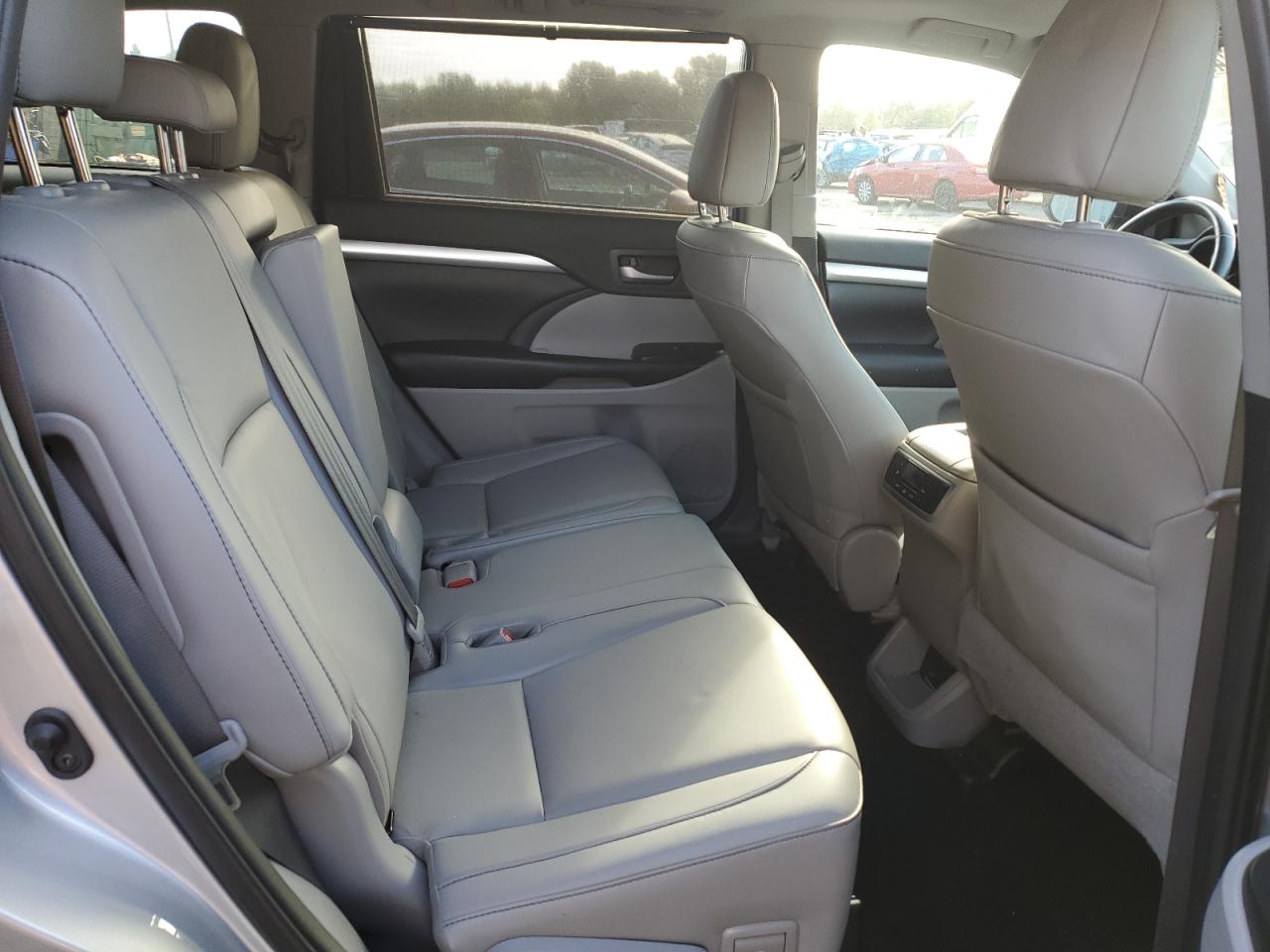 TOYOTA HIGHLANDER SE