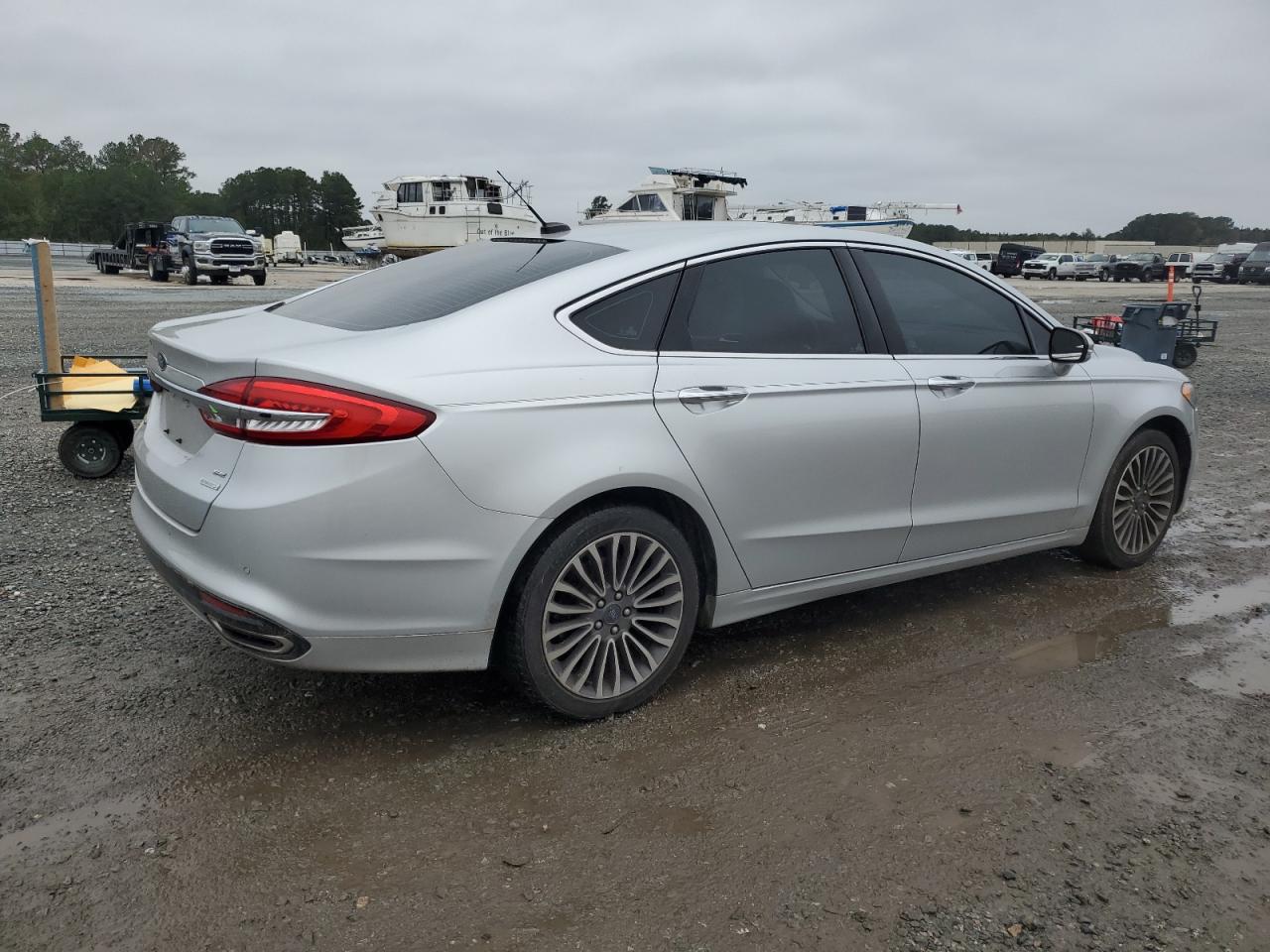 FORD FUSION SE