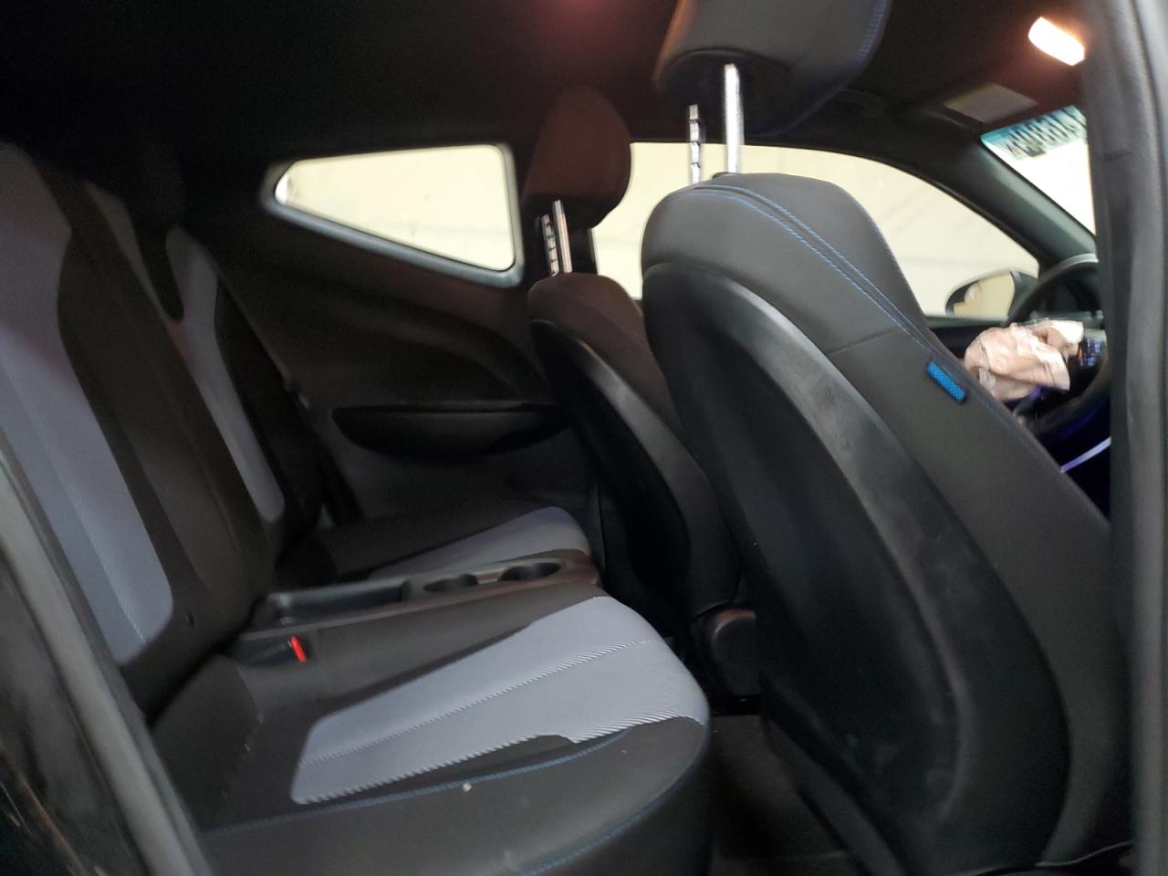 HYUNDAI VELOSTER BASE