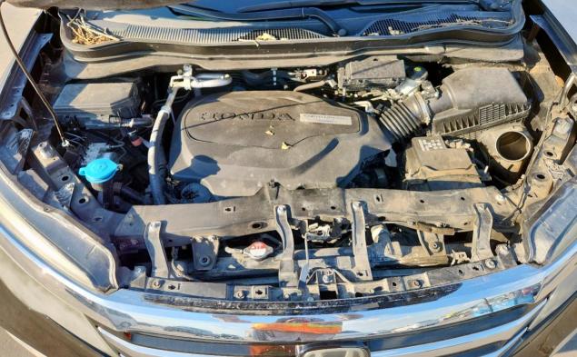 2016 HONDA PILOT TOUR 5FNYF5H94GB003318