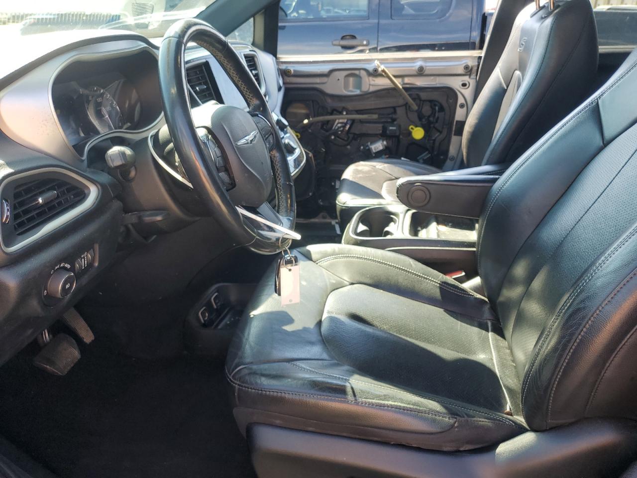 CHRYSLER PACIFICA TOURING L