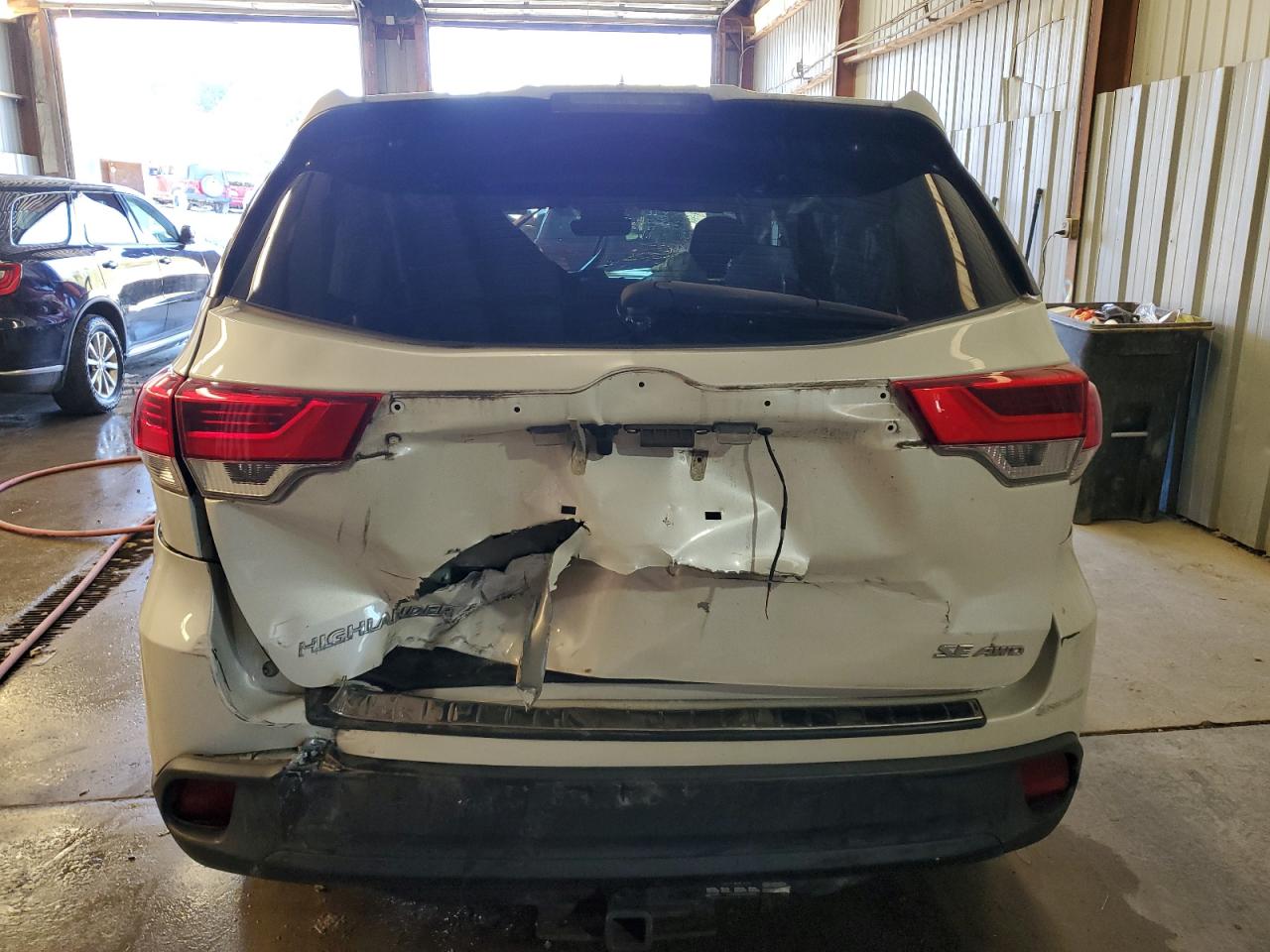 TOYOTA HIGHLANDER SE