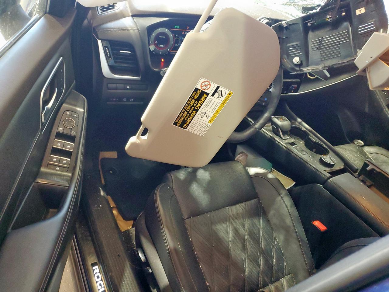 NISSAN ROGUE PLATINUM