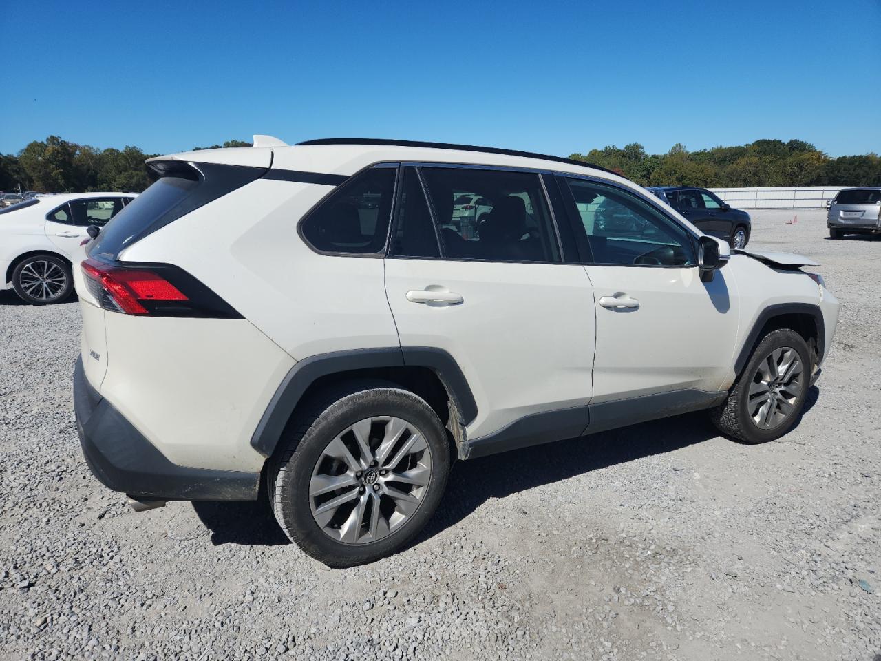 TOYOTA RAV4 XLE PREMIUM