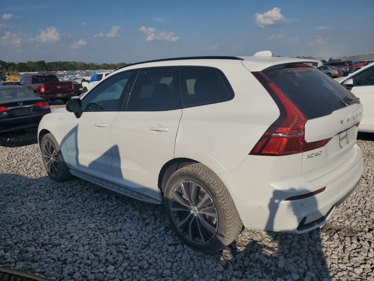 VOLVO XC60 PLUS