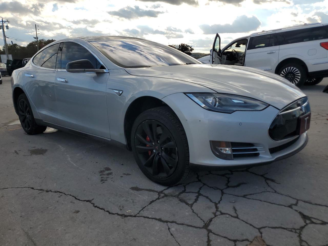 TESLA MODEL S