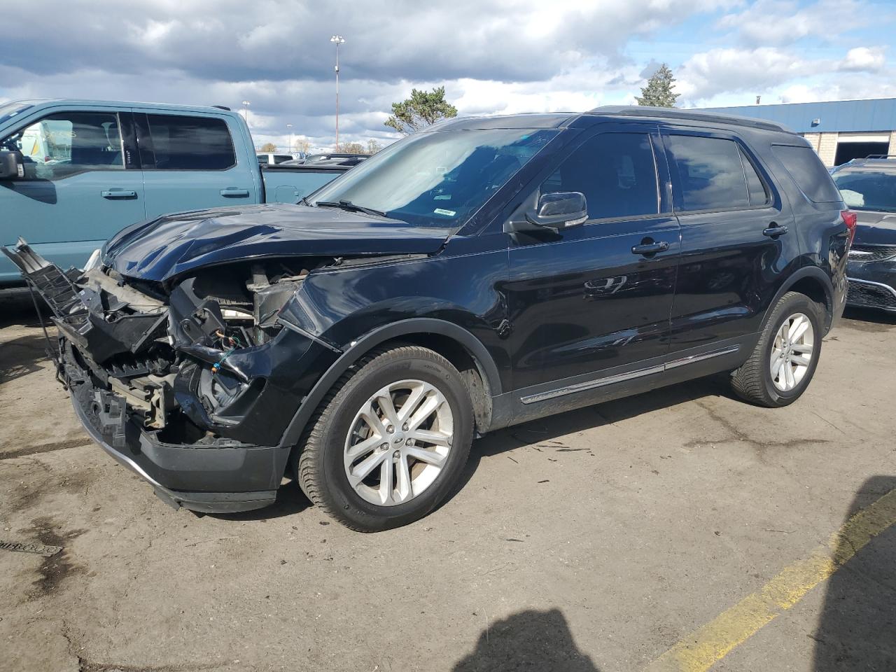 FORD EXPLORER XLT