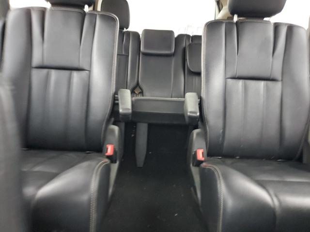 2014 CHRYSLER TOWN & COU - 2C4RC1CG4ER179945