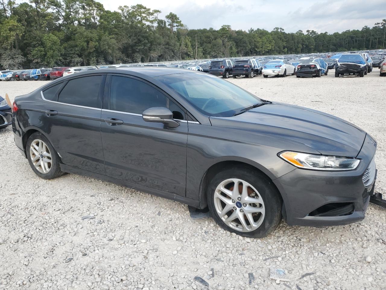FORD FUSION SE