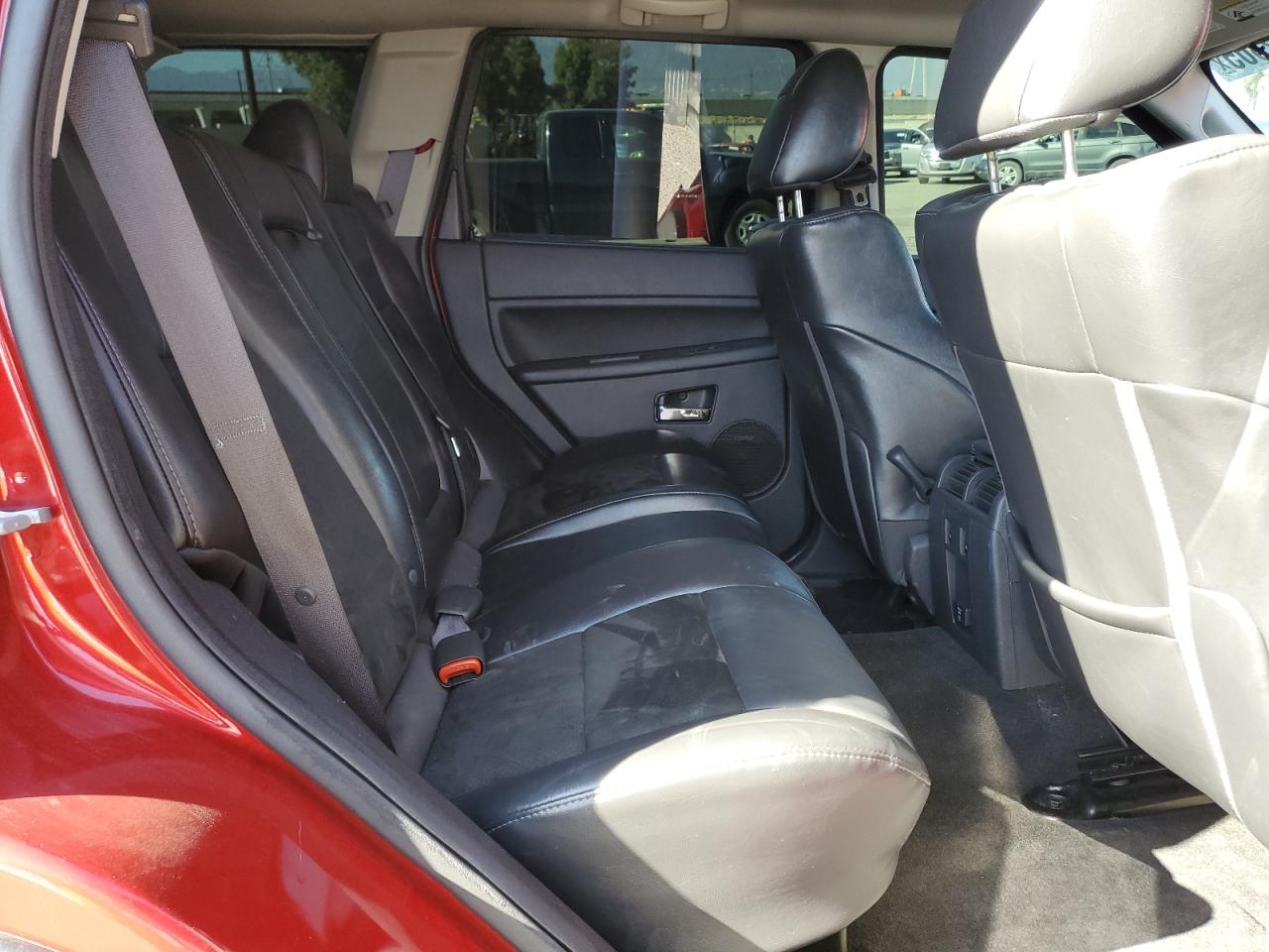 JEEP GRAND CHEROKEE SRT-8