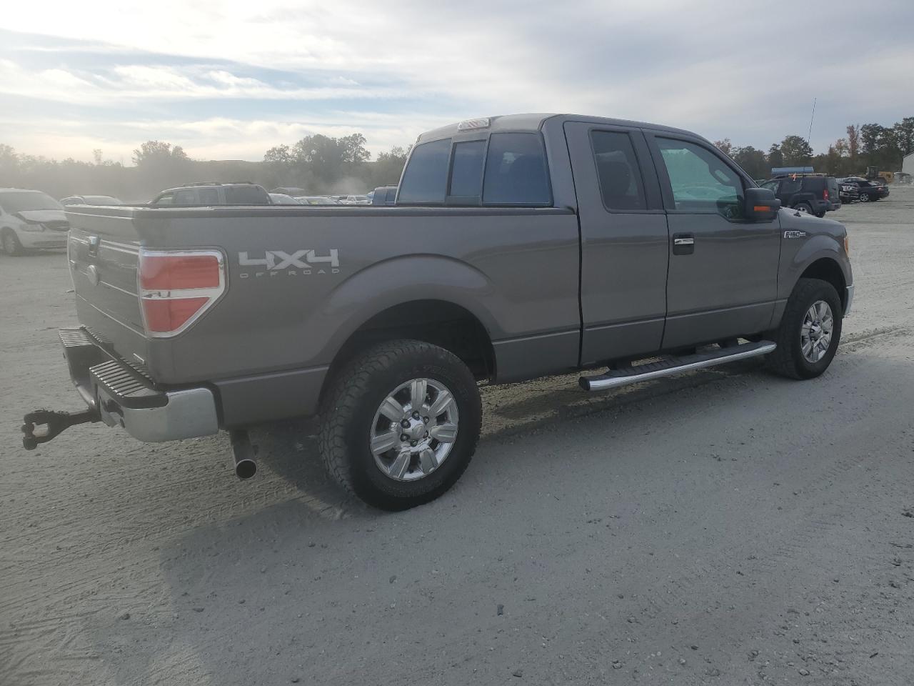 FORD F-150 SUPER CAB