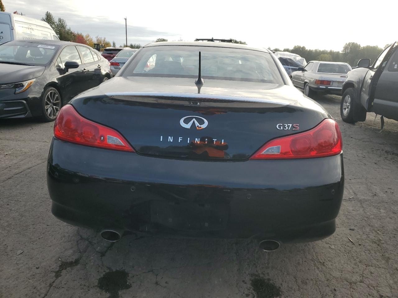 INFINITI G37 BASE
