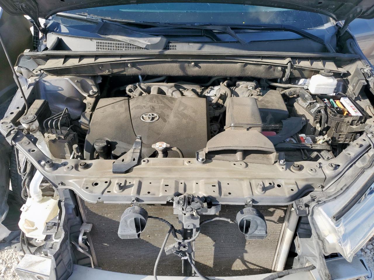 TOYOTA HIGHLANDER LE