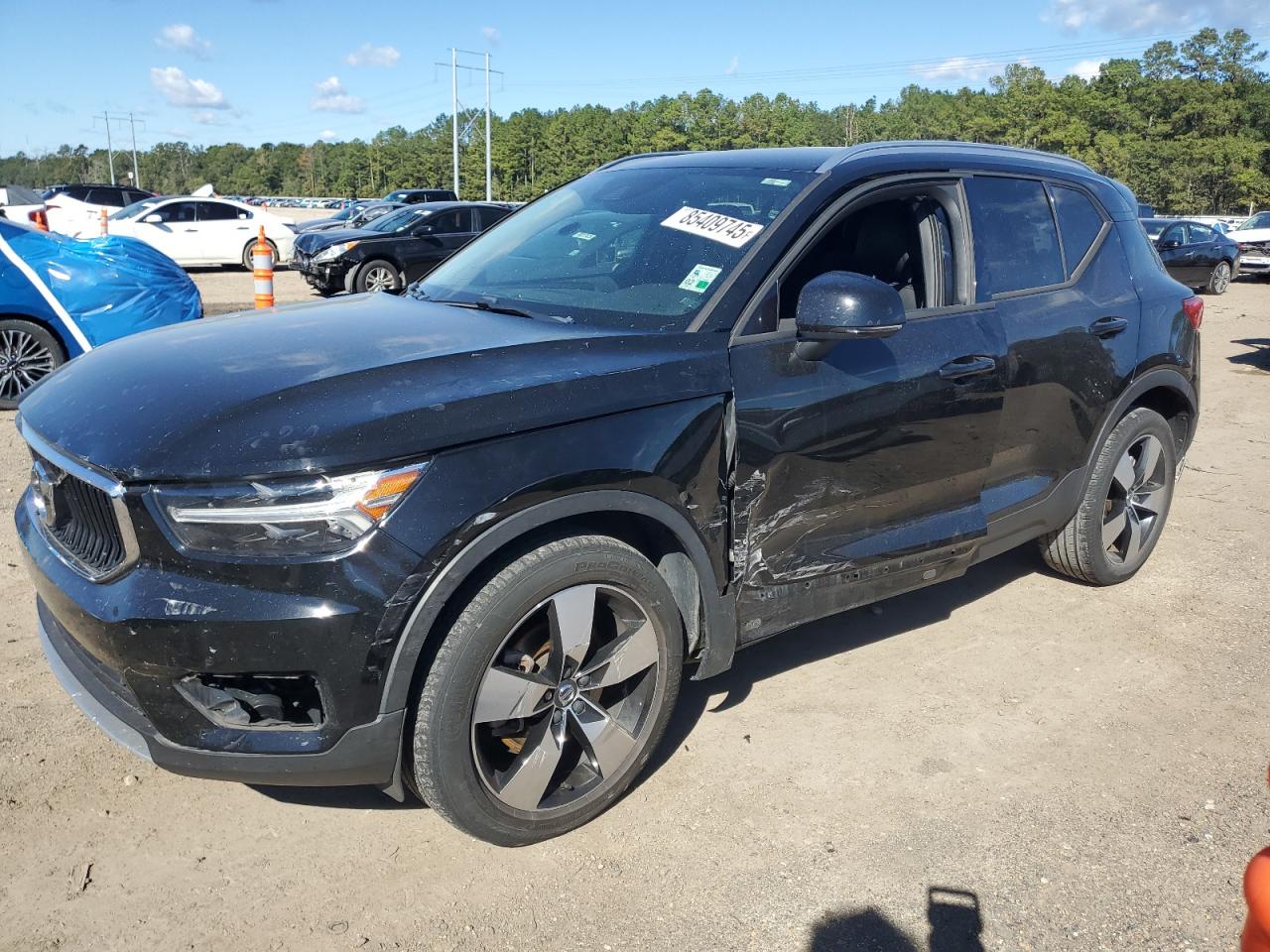 VOLVO XC40 T4 MOMENTUM