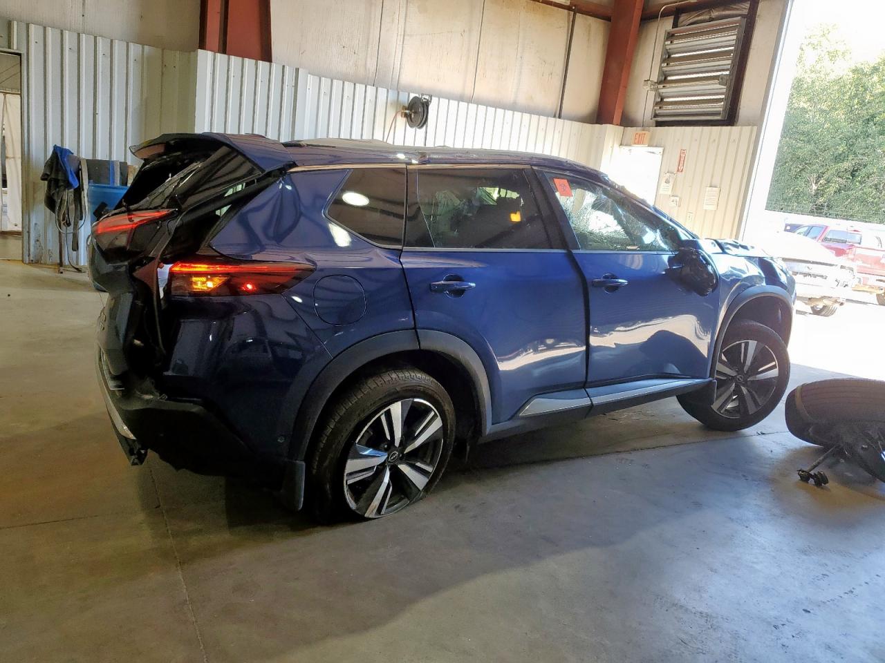 NISSAN ROGUE PLATINUM