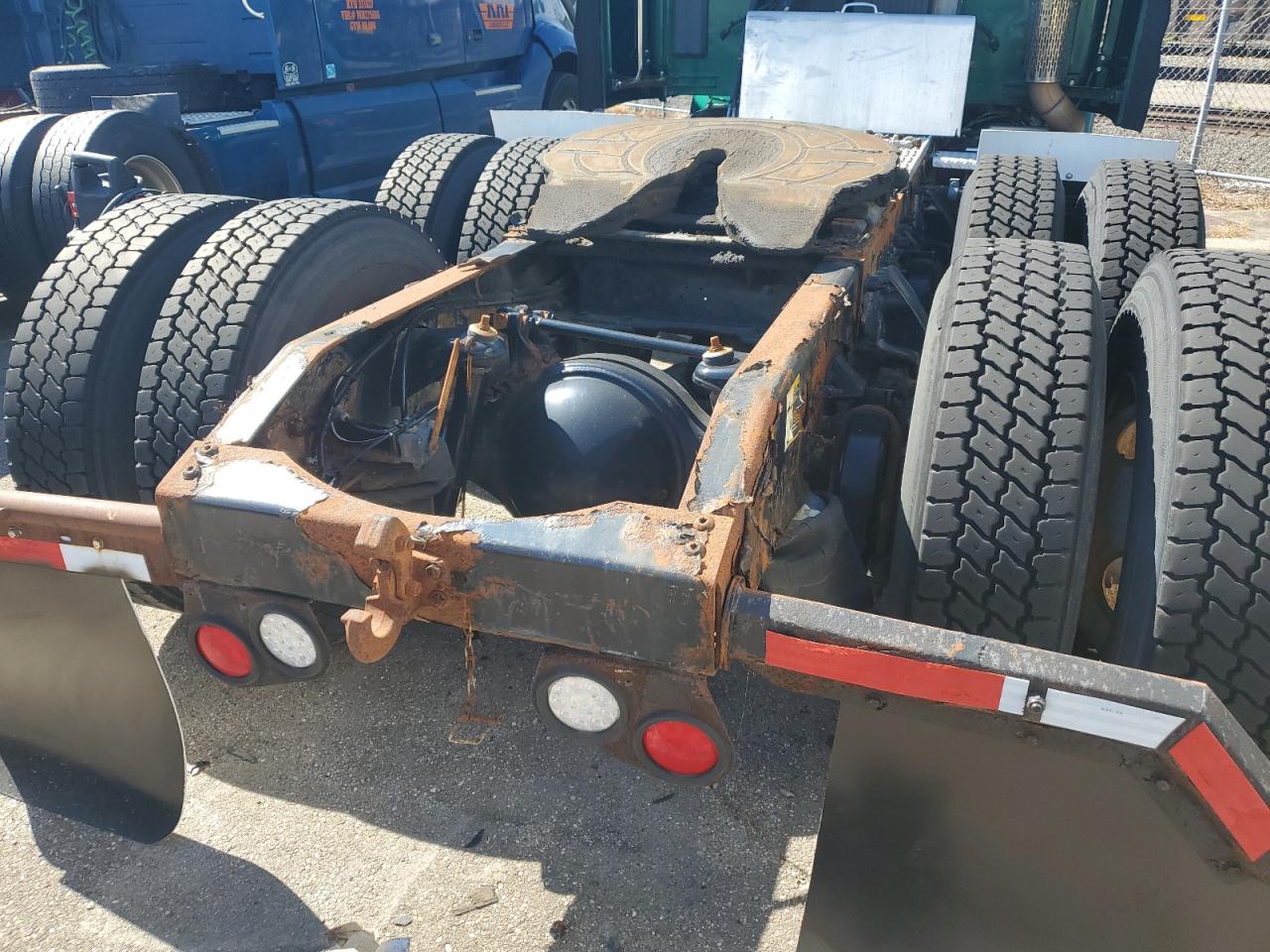 Lot #3263732729 2014 PETERBILT 579