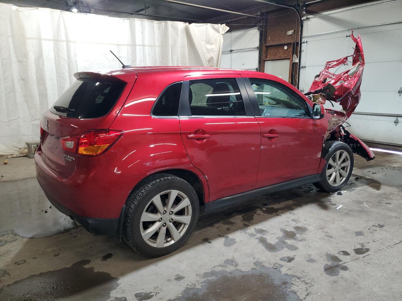 MITSUBISHI OUTLANDER SE