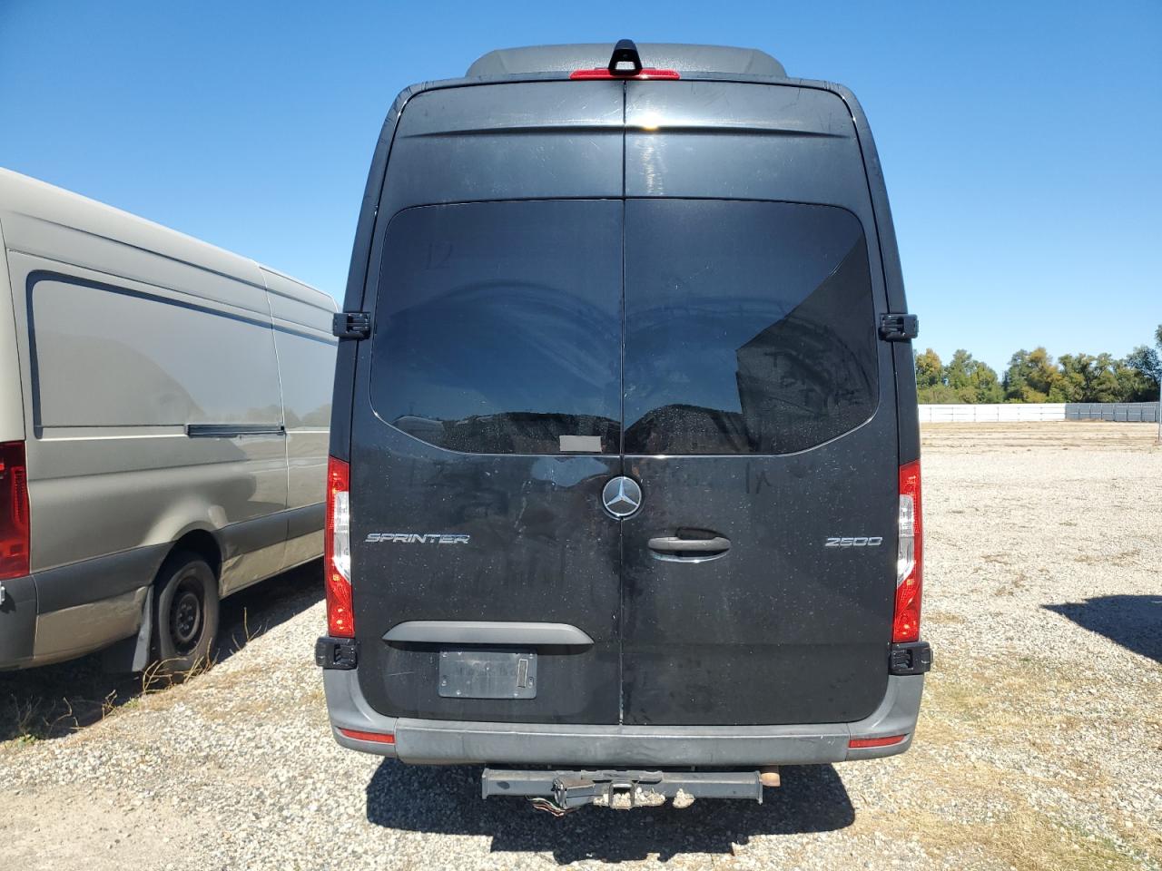 MERCEDES-BENZ SPRINTER 2500/3500