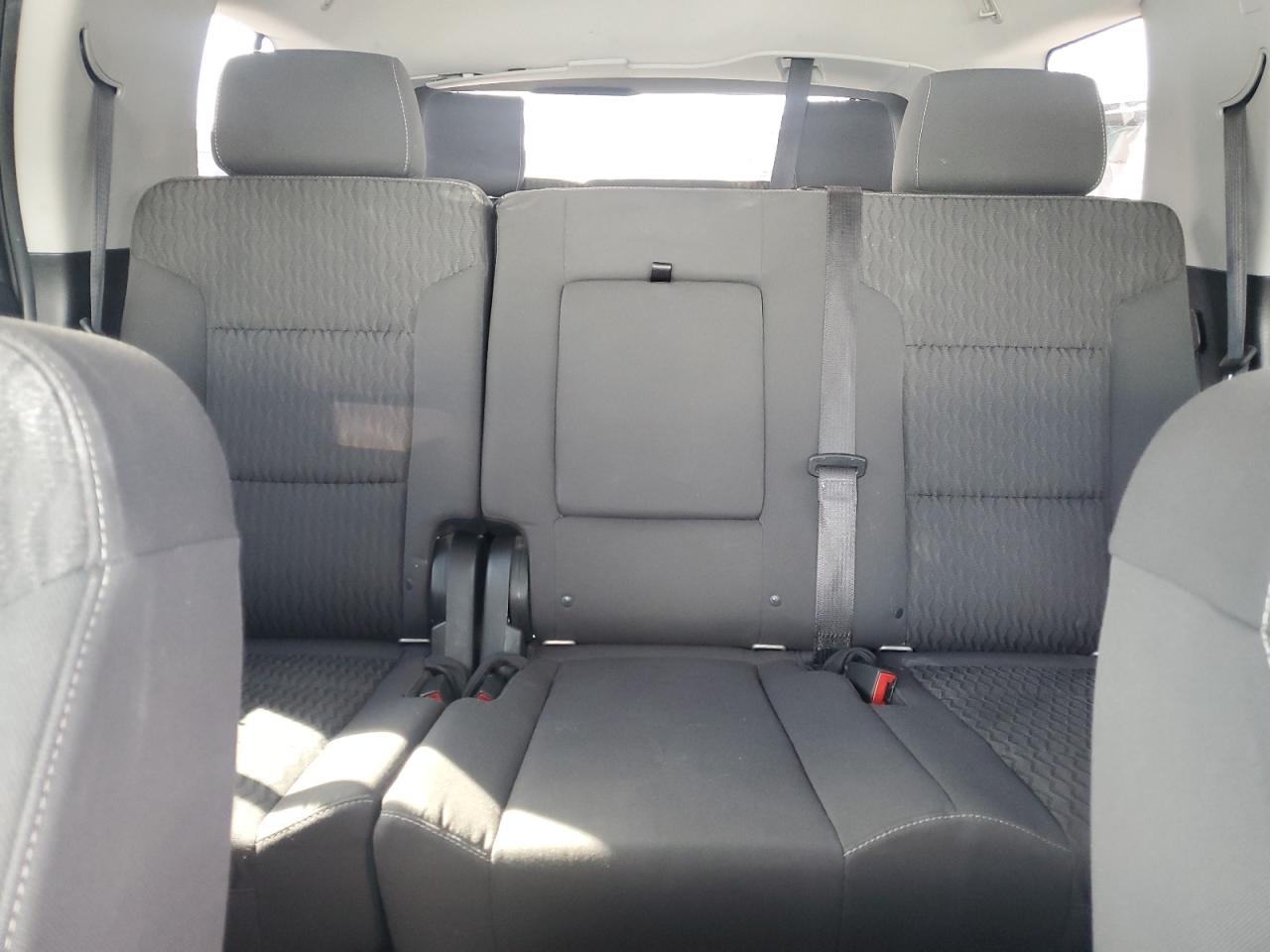 CHEVROLET TAHOE C1500 LS