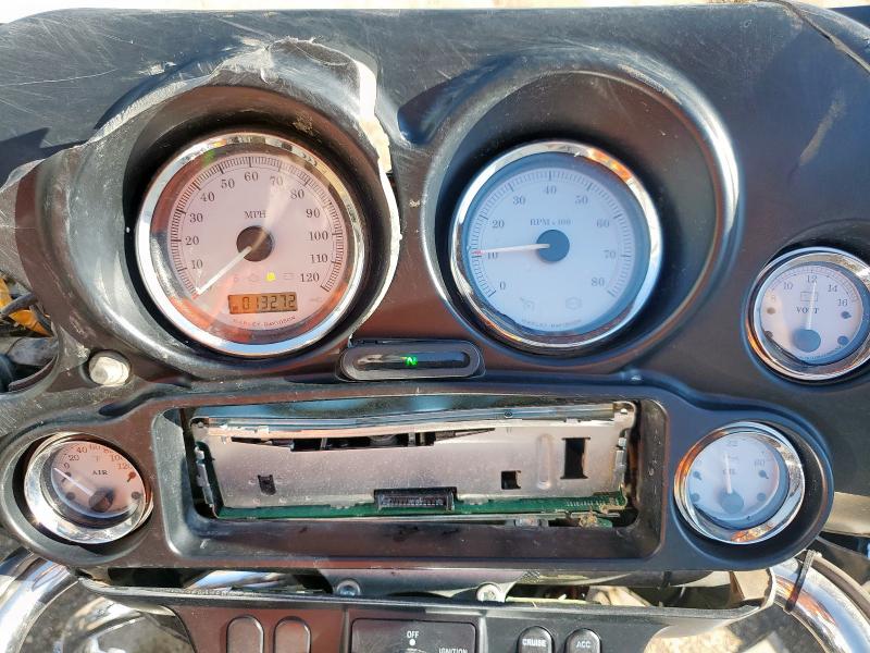 2013 HARLEY-DAVIDSON FLHX STREET GLIDE 1HD1KBM1XDB677076