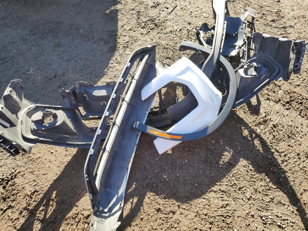 MITSUBISHI OUTLANDER SE