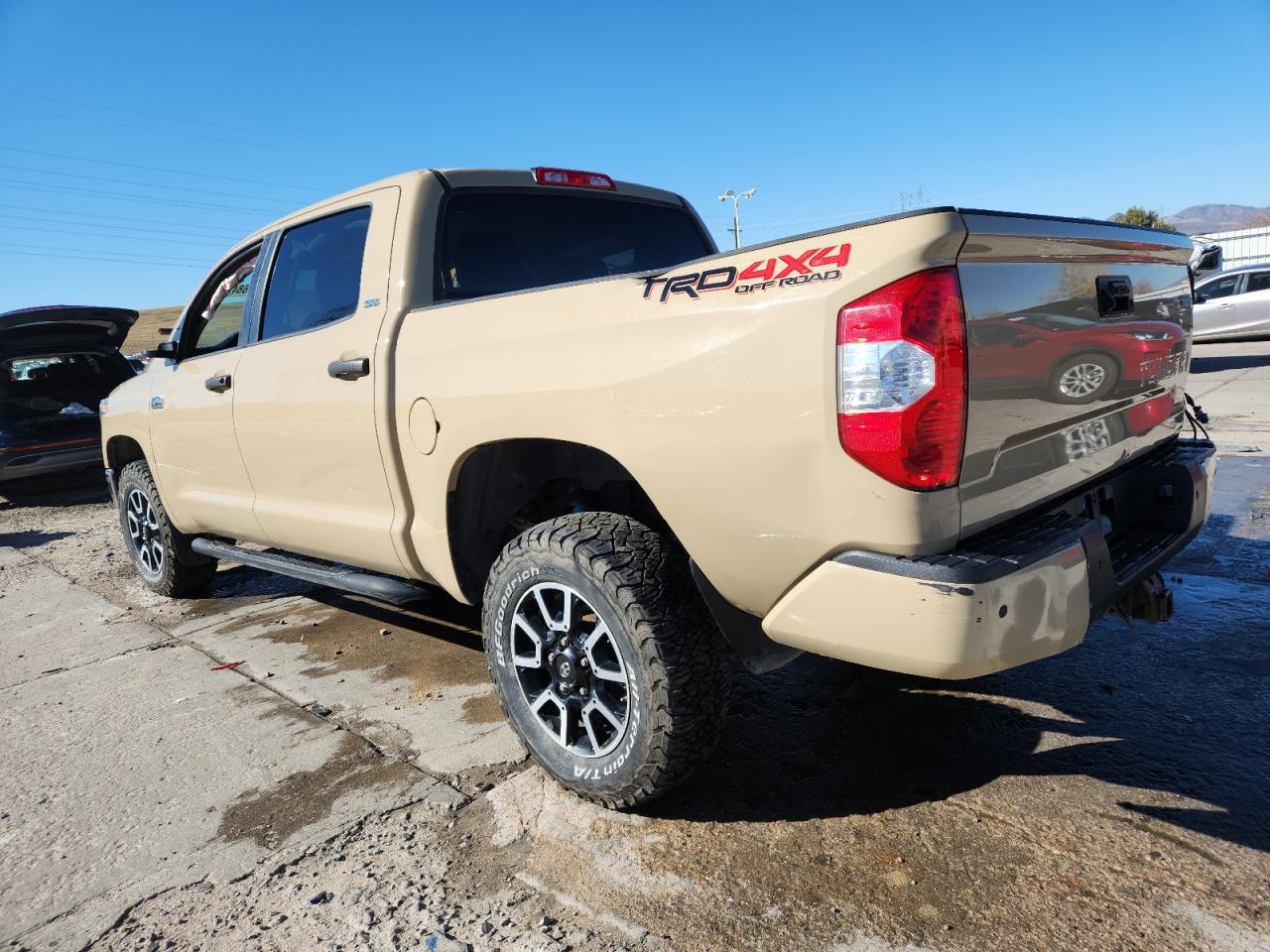 TOYOTA TUNDRA CREWMAX SR5