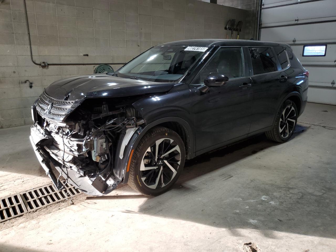 MITSUBISHI OUTLANDER SE