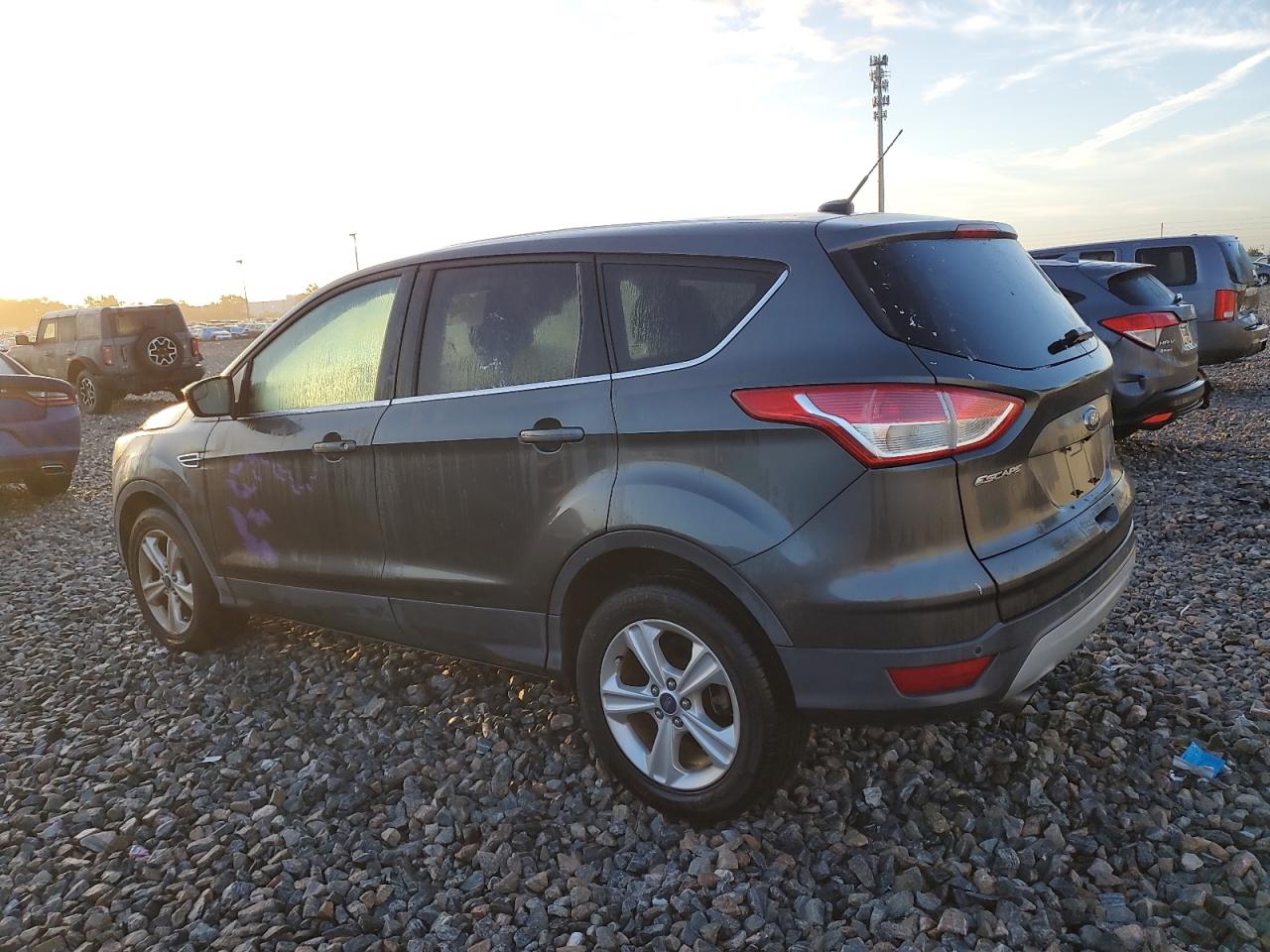 FORD ESCAPE SE