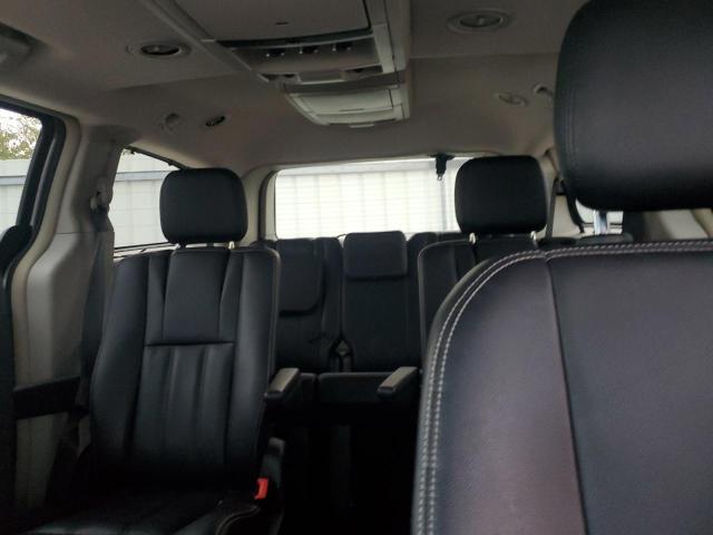 2016 CHRYSLER TOWN & COU - 2C4RC1CG3GR261121