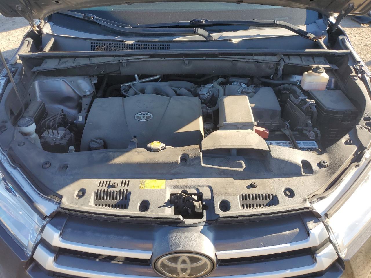 TOYOTA HIGHLANDER SE