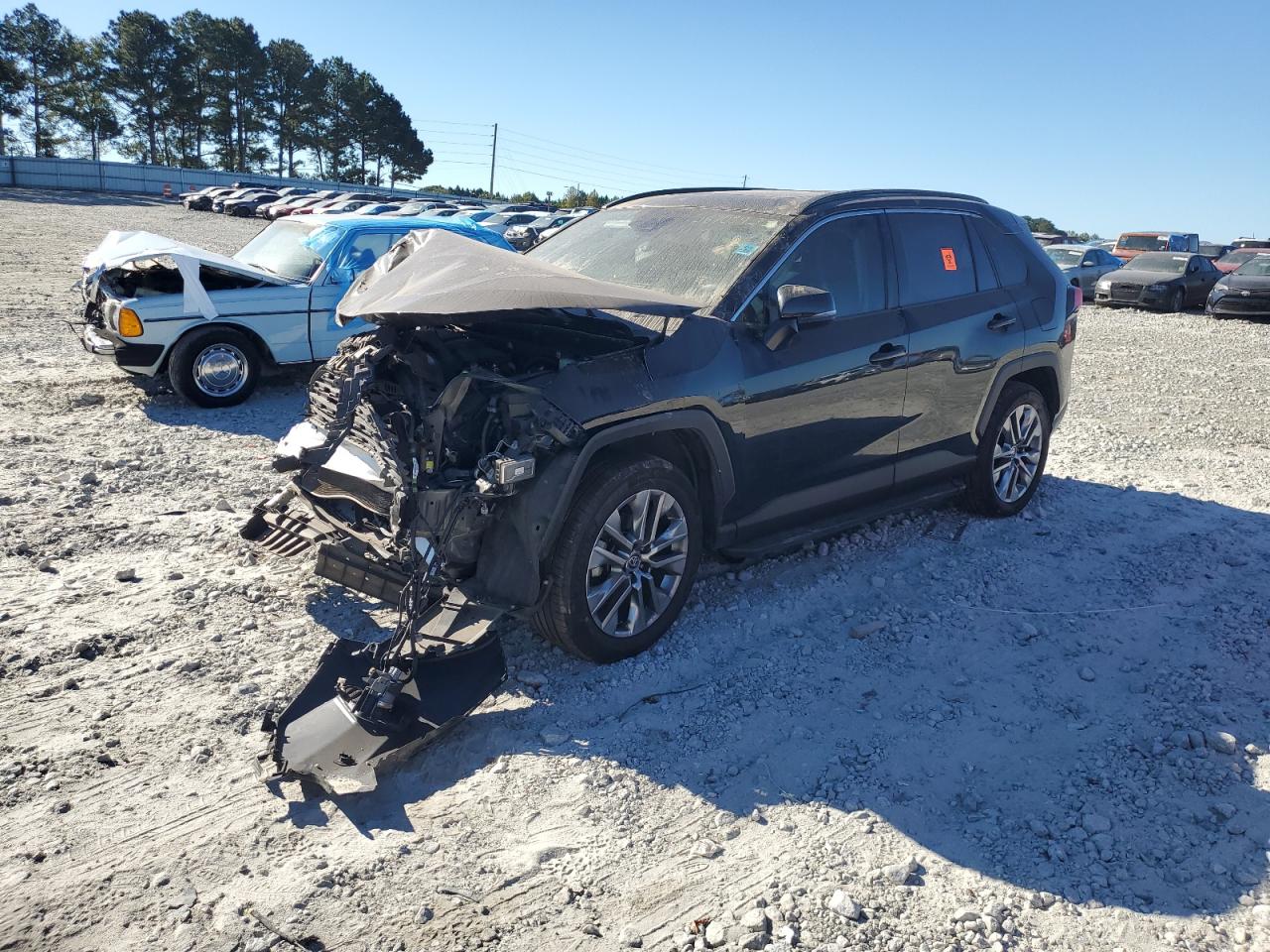 TOYOTA RAV4 XLE PREMIUM