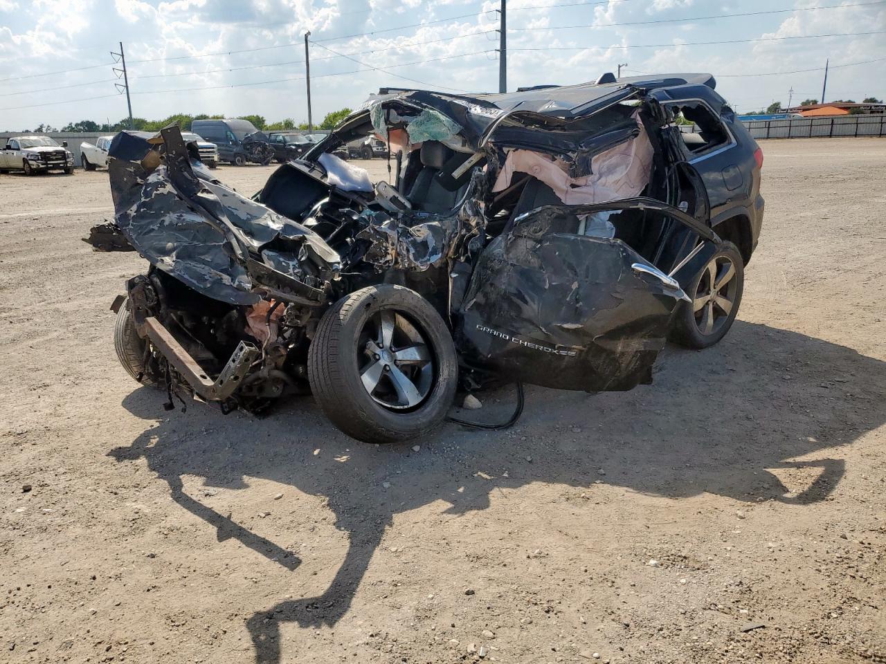  Salvage Jeep Grand Cherokee