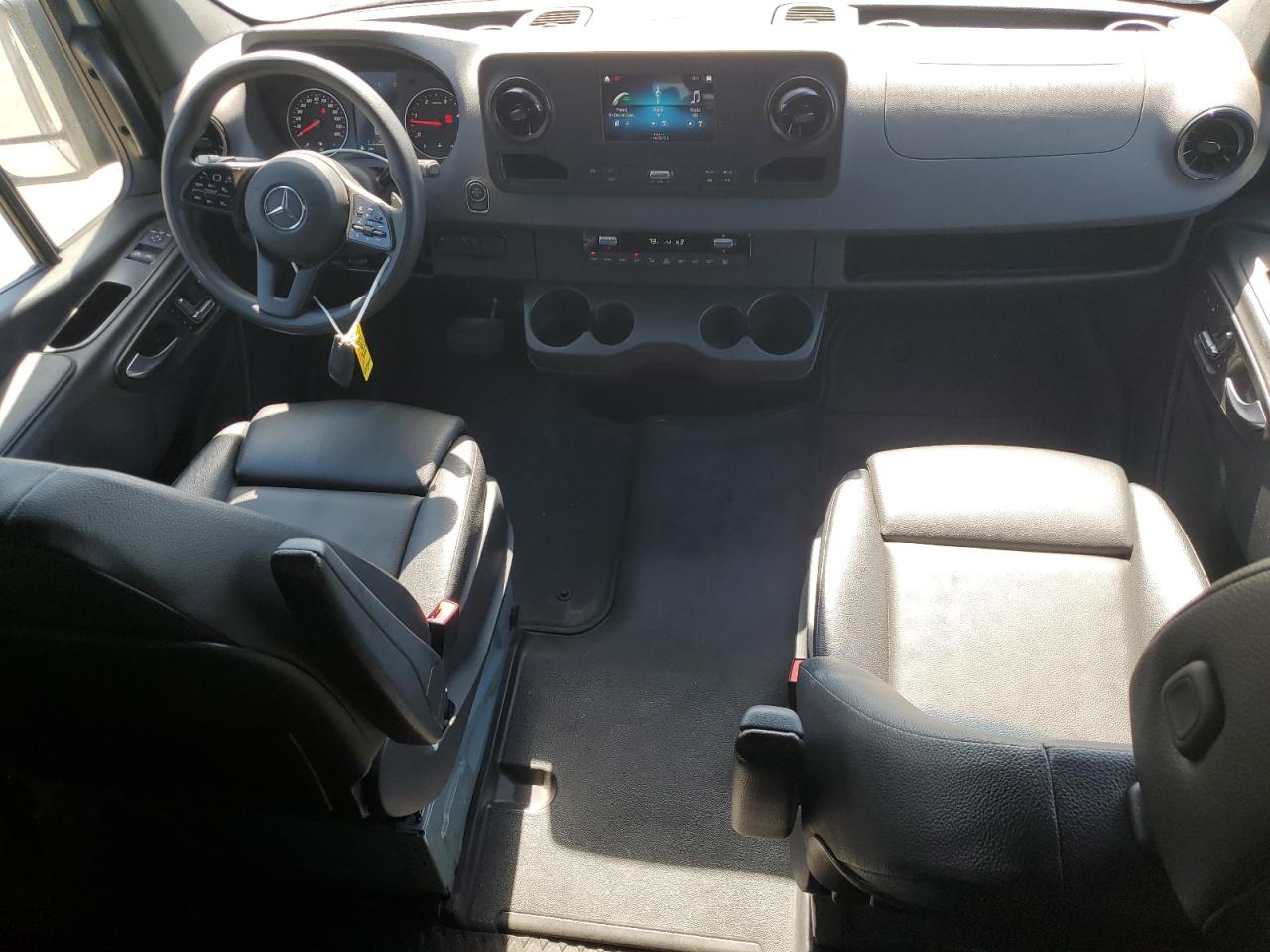 MERCEDES-BENZ SPRINTER 2500