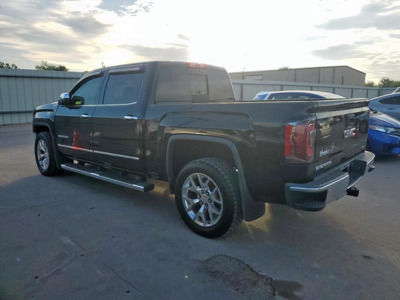 GMC SIERRA K1500 SLT