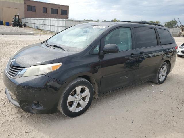 TOYOTA SIENNA LE