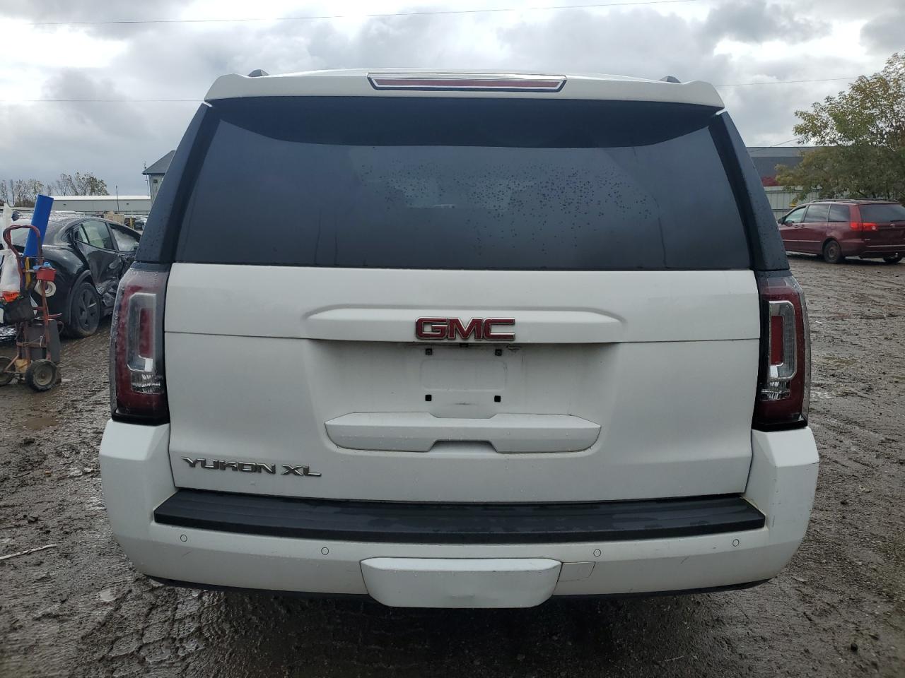 GMC YUKON K1500 SLE