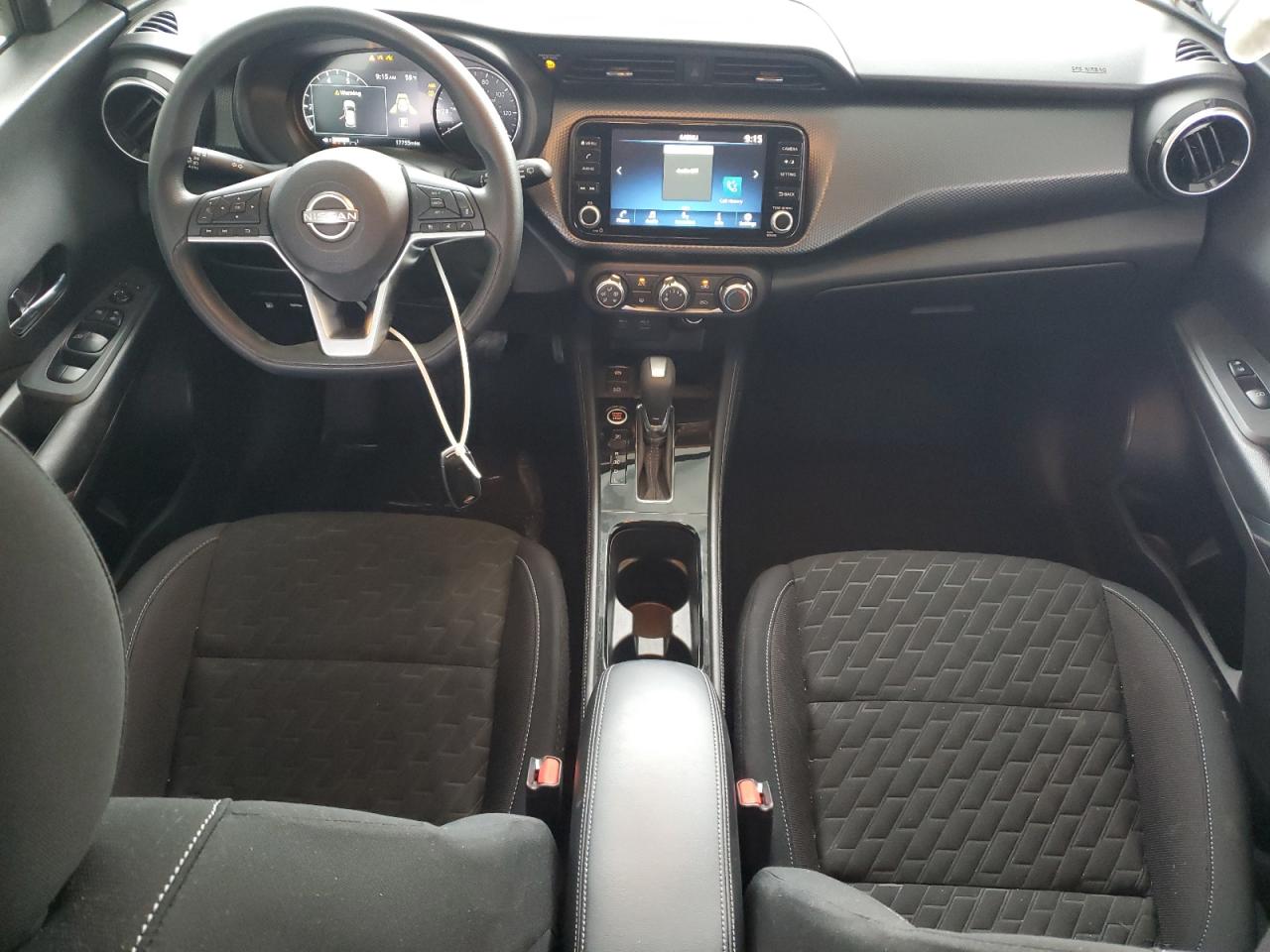 NISSAN KICKS SV