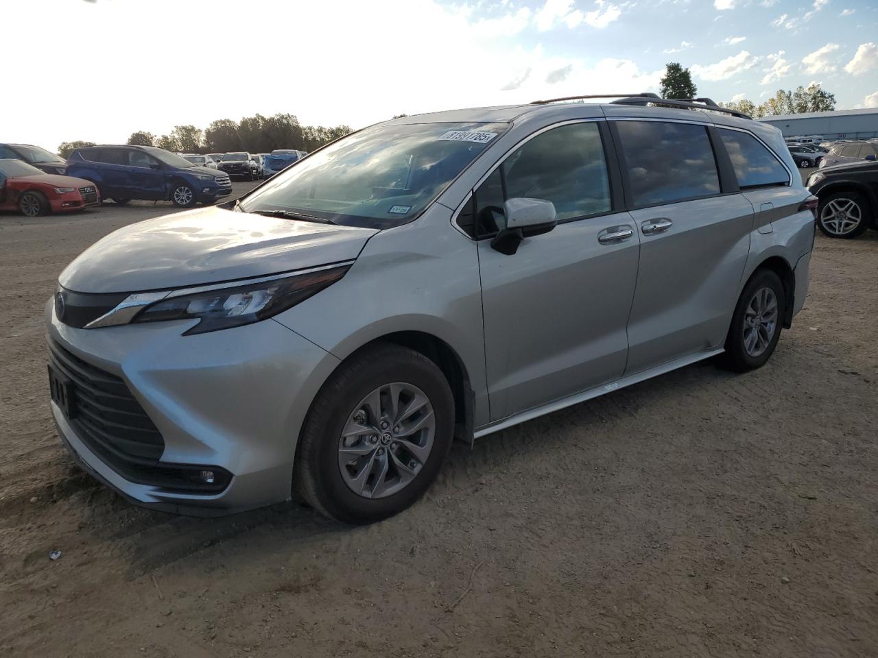 TOYOTA SIENNA XLE