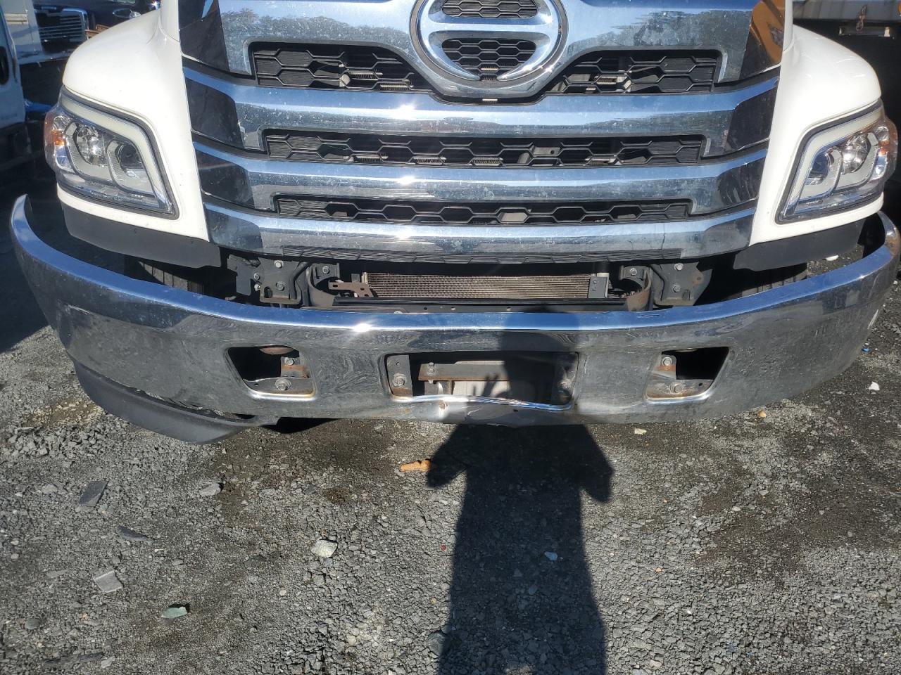 Lot #3279504245 2023 HINO HINO L6