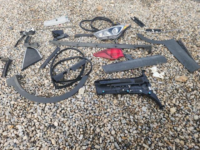 2018 HYUNDAI SANTA FE S - 5XYZUDLB4JG535702