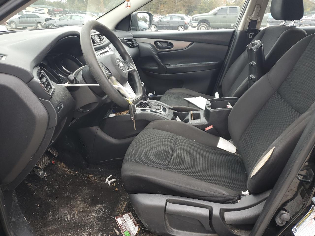 NISSAN ROGUE SPORT S