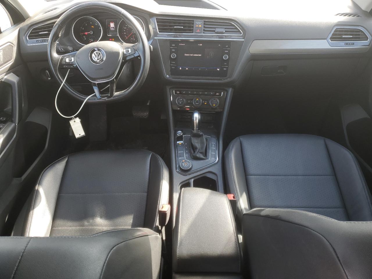 VOLKSWAGEN TIGUAN SE