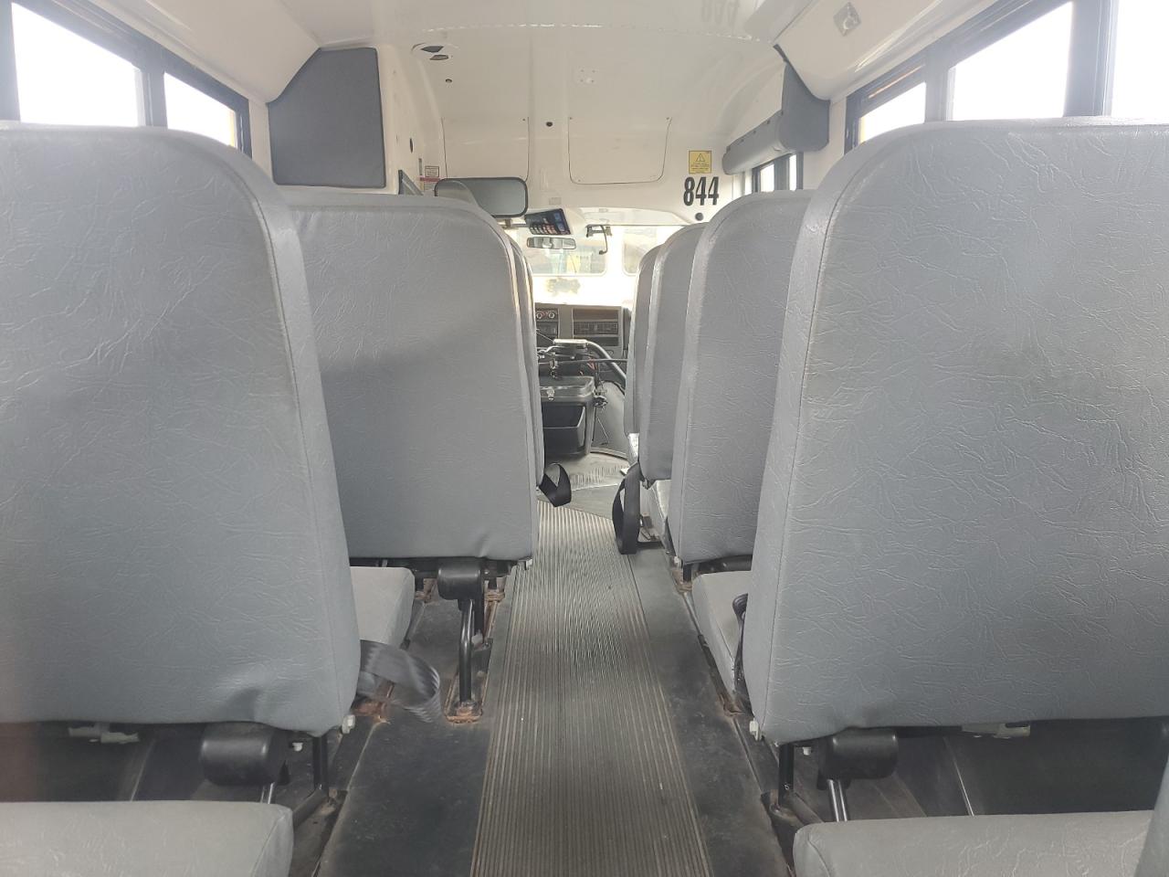 Lot #3279498316 2011 CHEVROLET MINOTOUR G3500