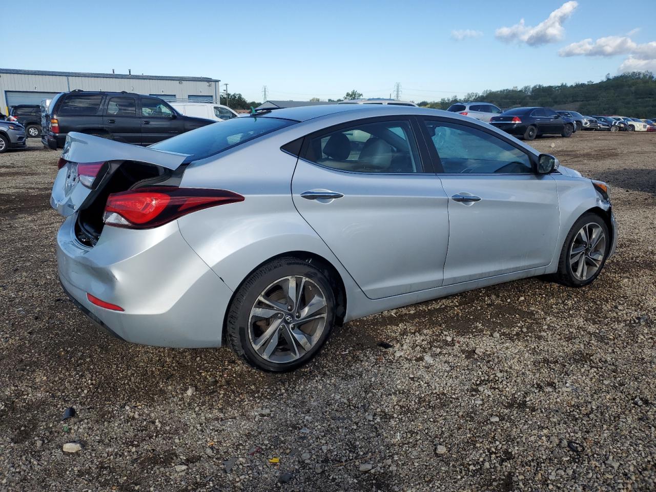 HYUNDAI ELANTRA SE